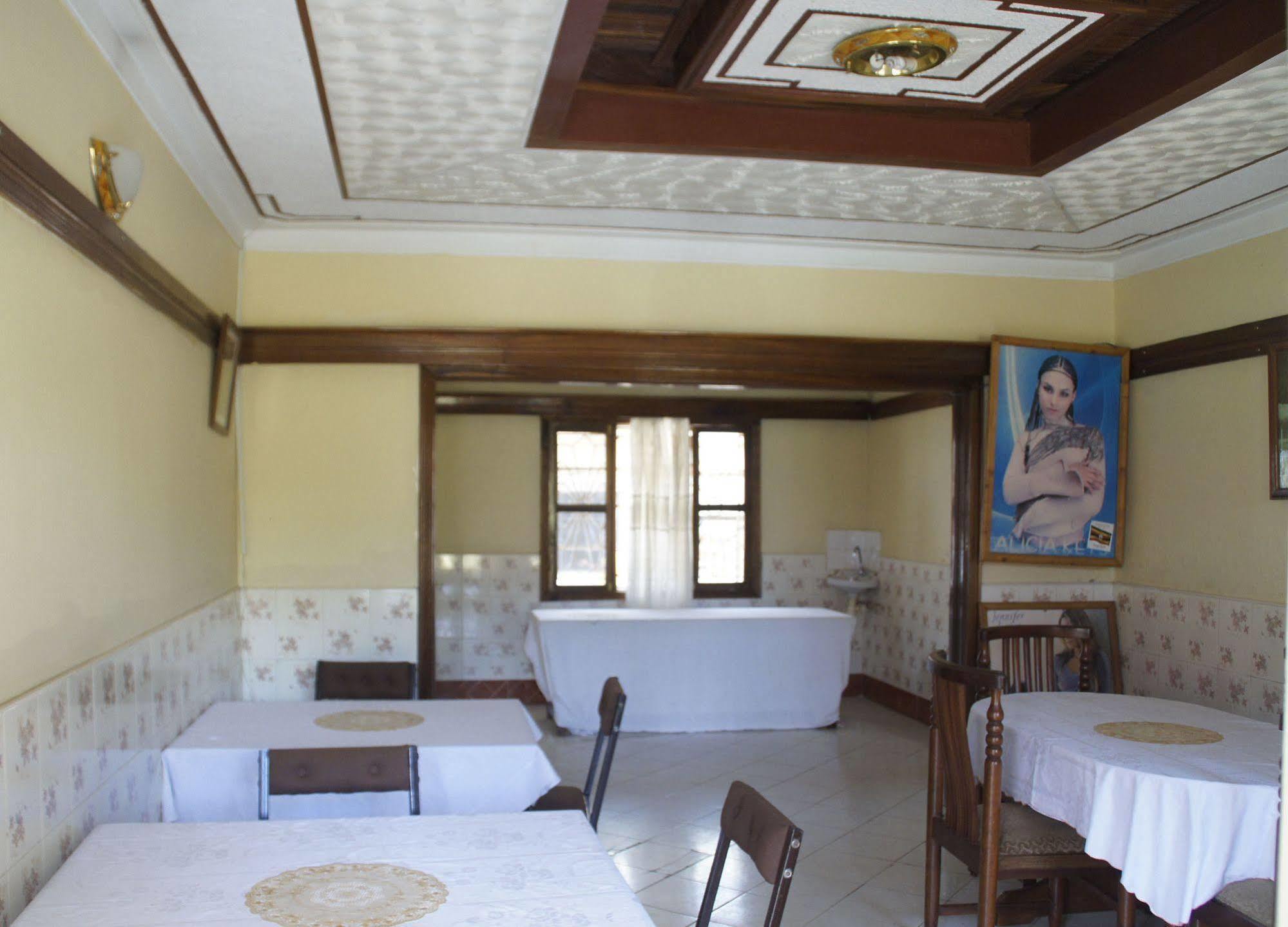 Keba Inn Lyamutundwe 外观 照片
