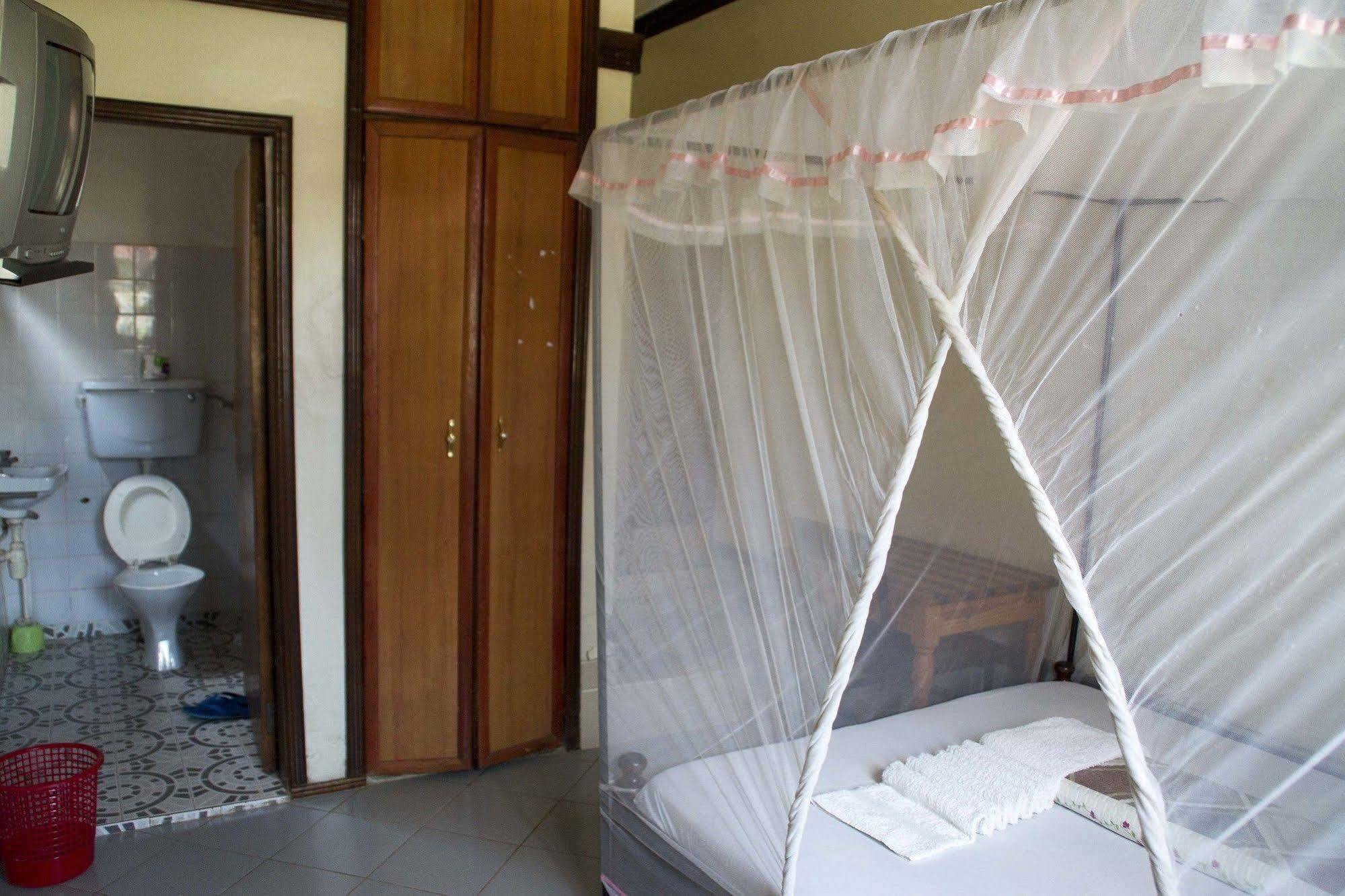 Keba Inn Lyamutundwe 外观 照片