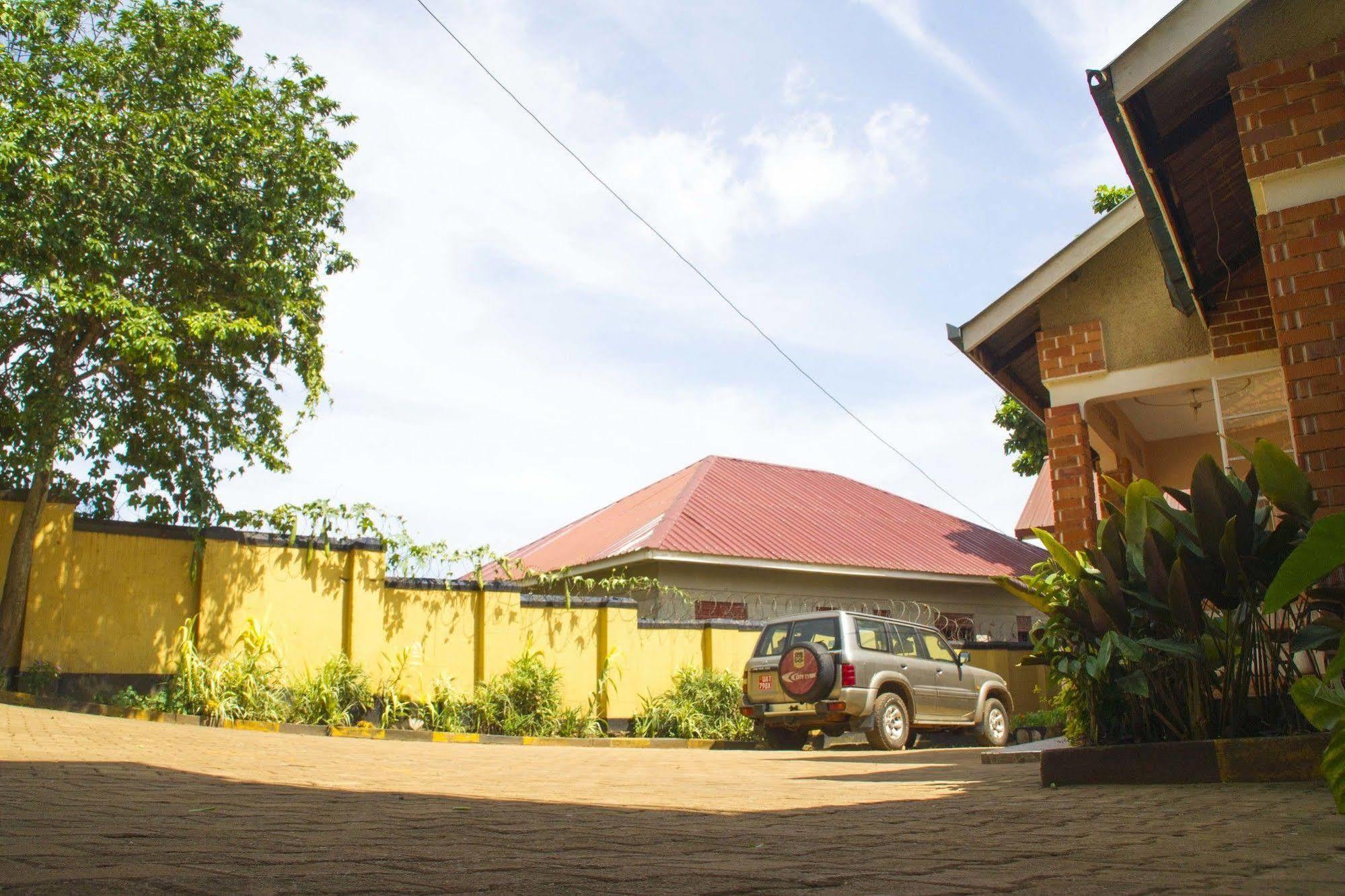 Keba Inn Lyamutundwe 外观 照片