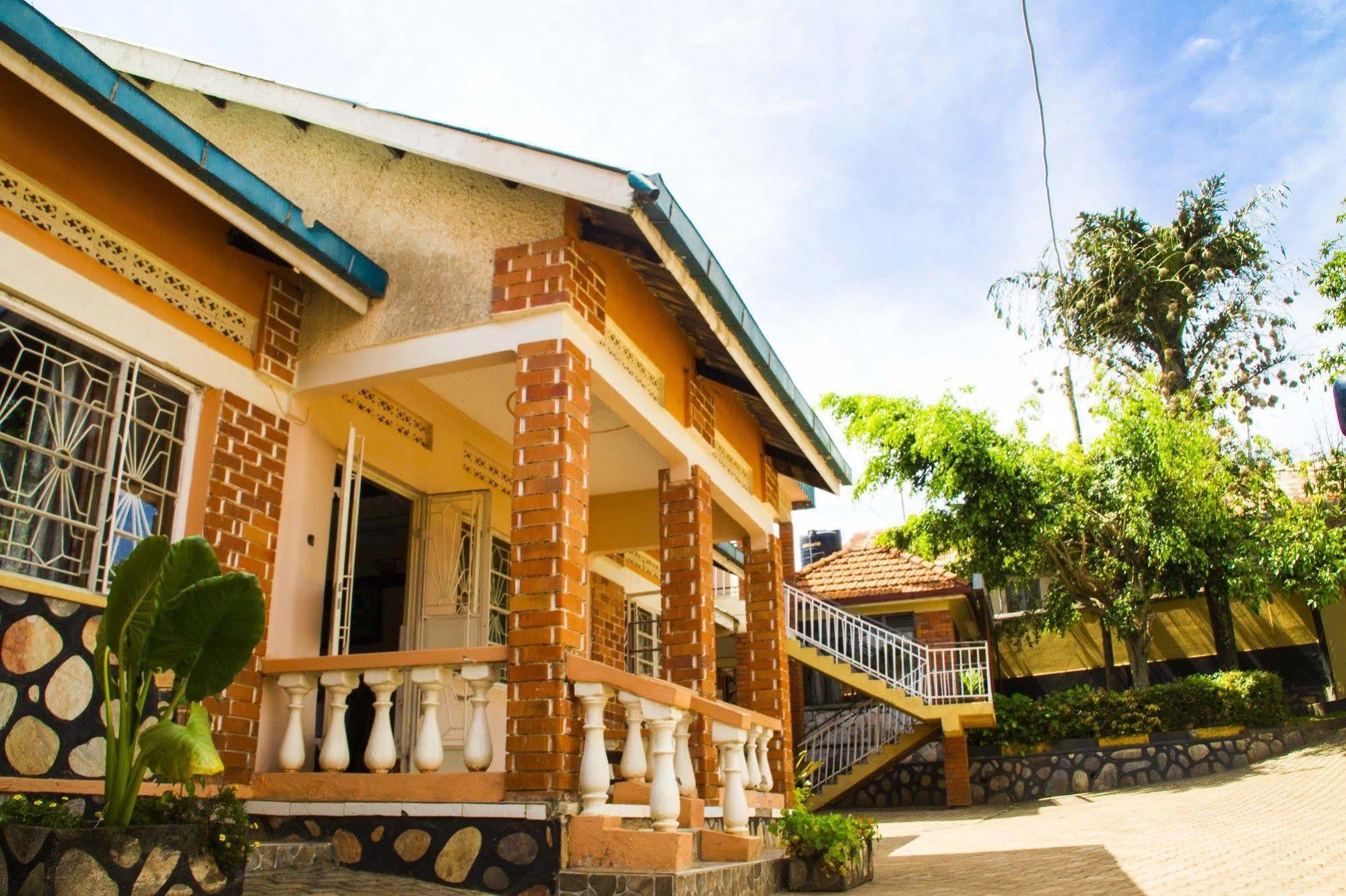 Keba Inn Lyamutundwe 外观 照片